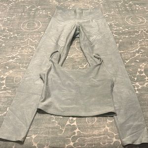 Onzie Jacquard midi set EUC. Size S/M top and leggings.